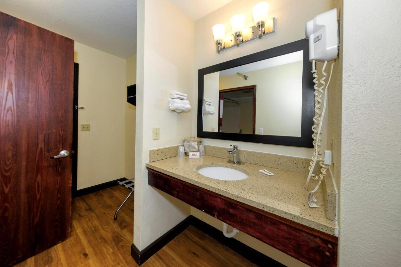 Red Roof Inn Osage Beach - Lake Of The Ozarks Exterior foto
